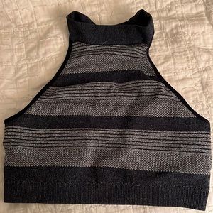 High neck sports bra